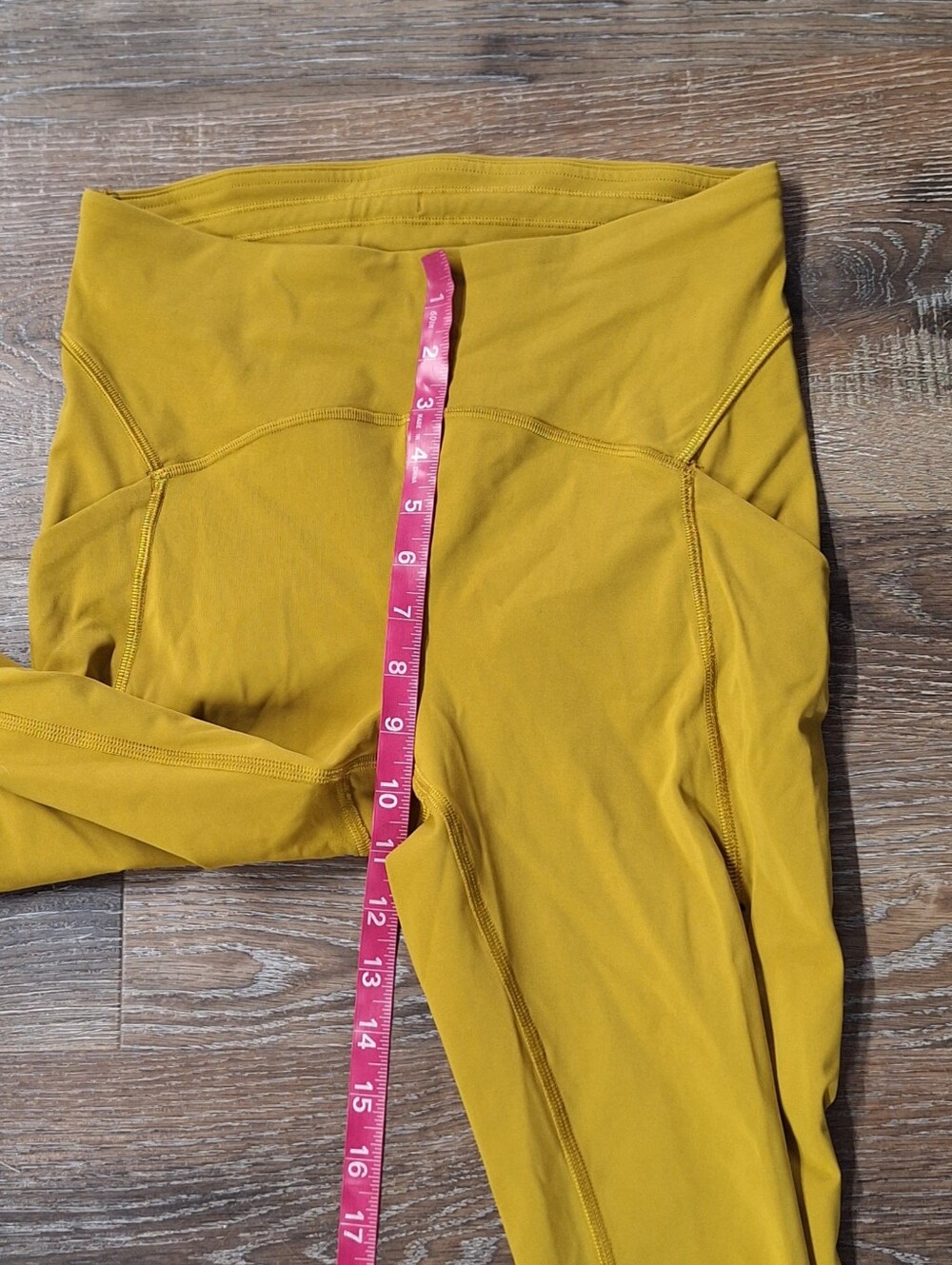 Lululemon Athletica High-Rise Side Pocket Leggings in Auric Gold, Small - Picture 9 of 11